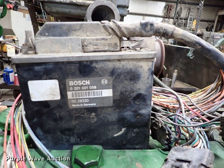 image for item DN6819 1994 John Deere 6101HRW02  engine