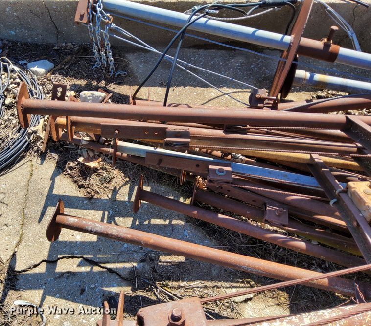 image for item DN6824 (12) grain bin jacks