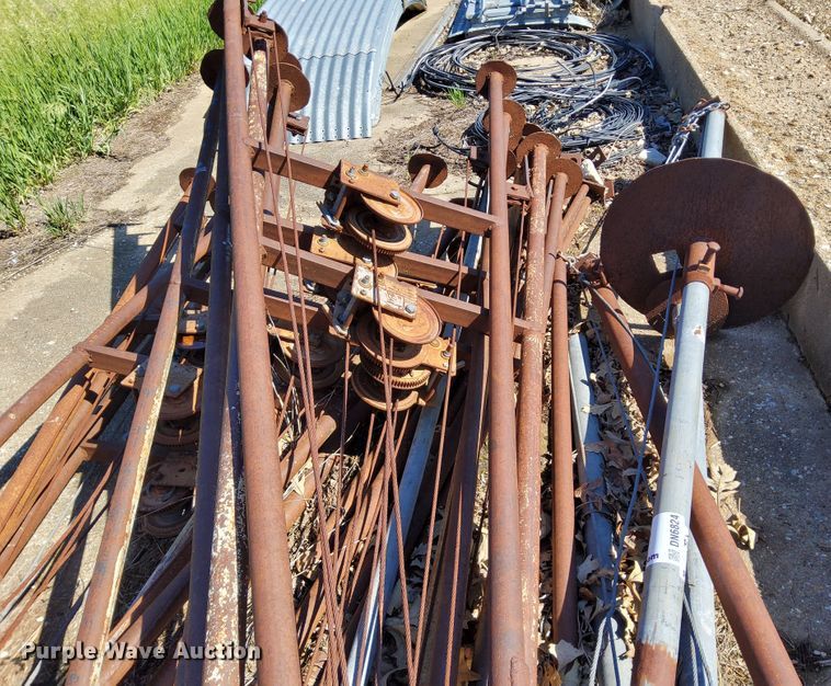 image for item DN6824 (12) grain bin jacks