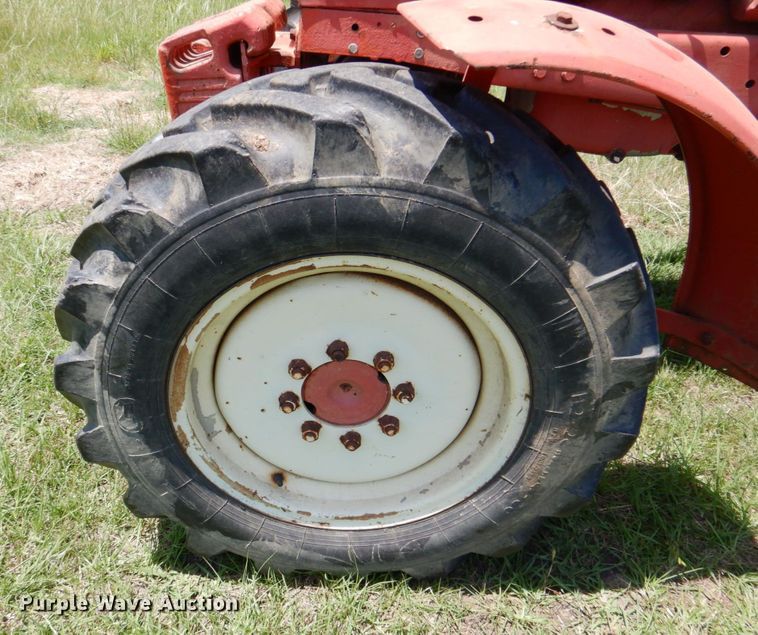 image for item DP4014 Belarus 825  MFWD tractor