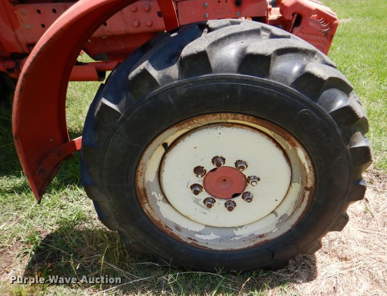 image for item DP4014 Belarus 825  MFWD tractor