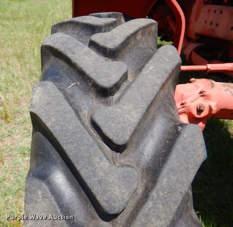 image for item DP4014 Belarus 825  MFWD tractor