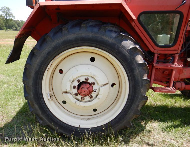 image for item DP4014 Belarus 825  MFWD tractor