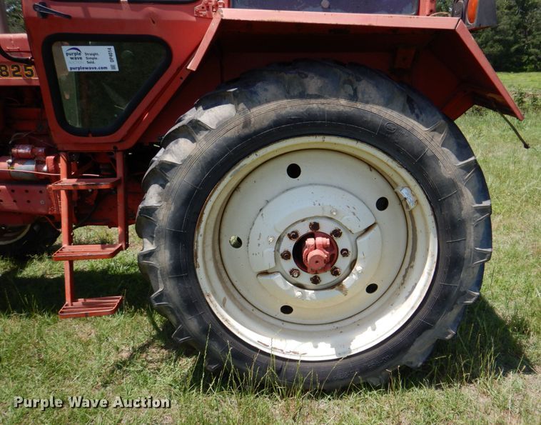 image for item DP4014 Belarus 825  MFWD tractor