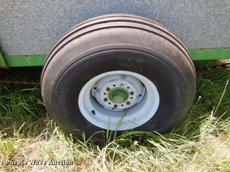 image for item DP4017 Frontier  manure spreader