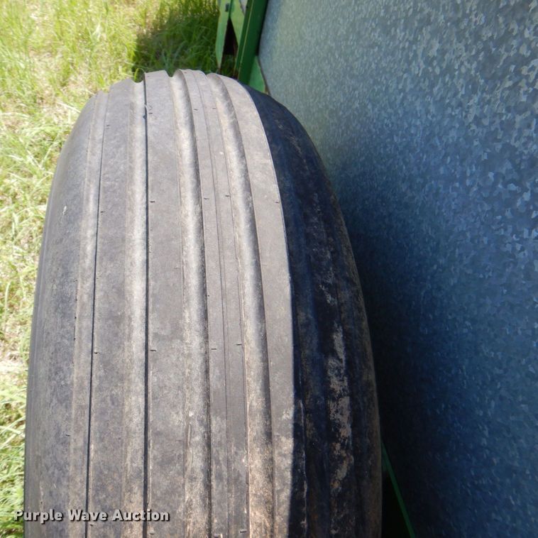 image for item DP4017 Frontier  manure spreader