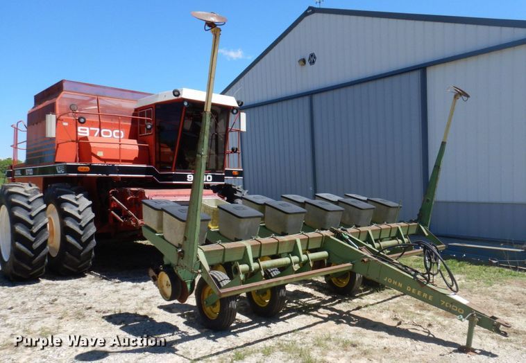 image for item DP5514 John Deere 7000  planter