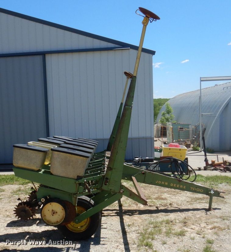 image for item DP5514 John Deere 7000  planter