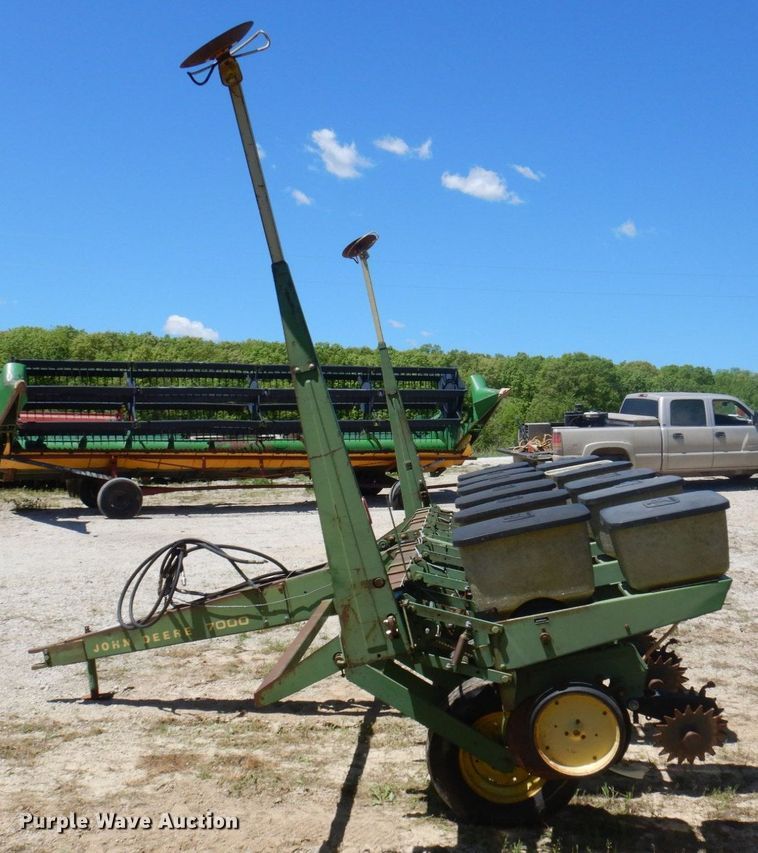 image for item DP5514 John Deere 7000  planter