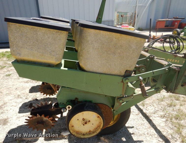 image for item DP5514 John Deere 7000  planter