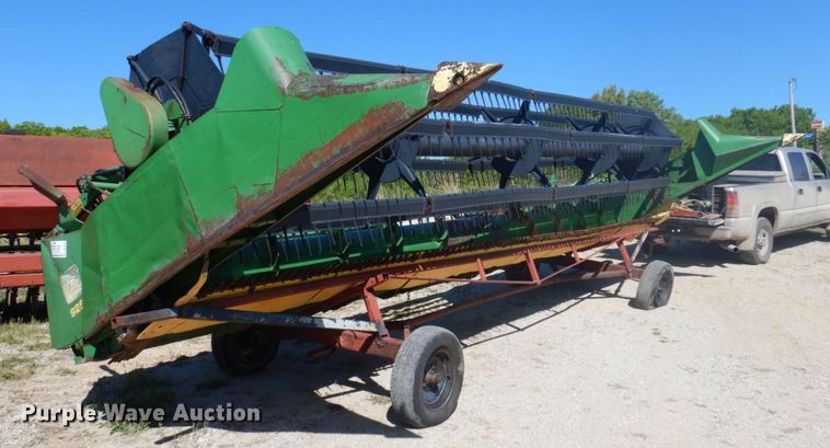 image for item DP5520 1991 John Deere 925  flex head