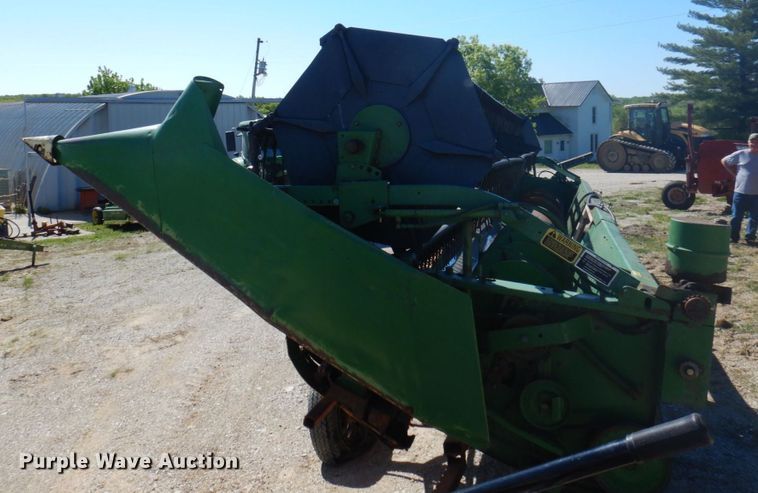 image for item DP5520 1991 John Deere 925  flex head