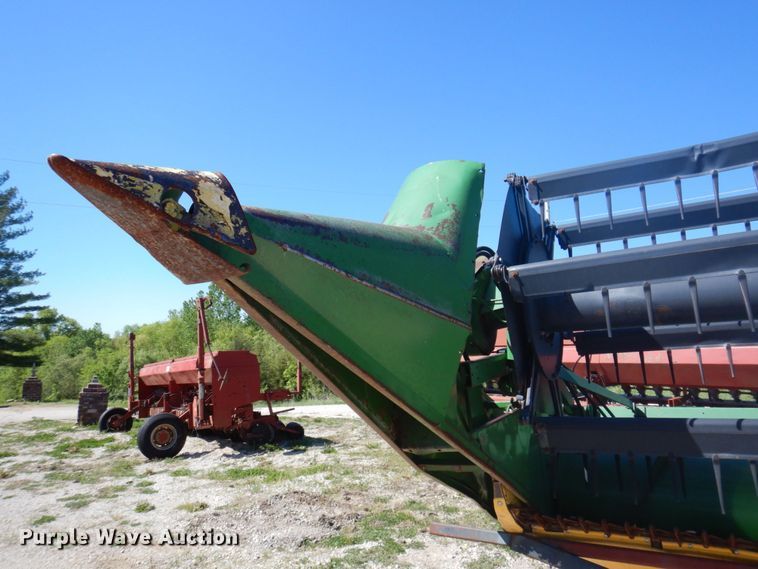 image for item DP5520 1991 John Deere 925  flex head