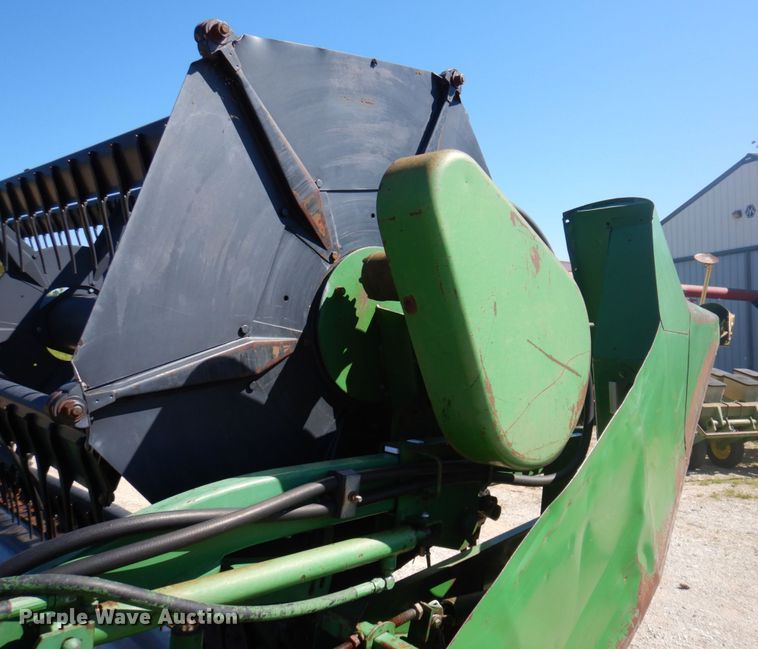 image for item DP5520 1991 John Deere 925  flex head