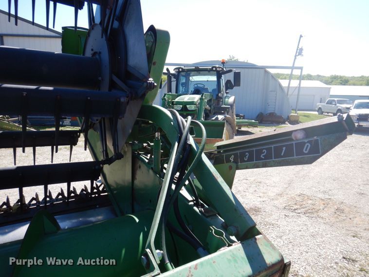 image for item DP5520 1991 John Deere 925  flex head