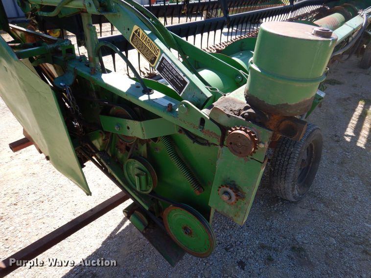 image for item DP5520 1991 John Deere 925  flex head