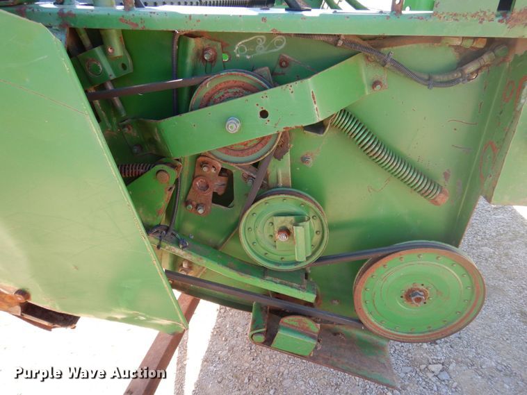 image for item DP5520 1991 John Deere 925  flex head