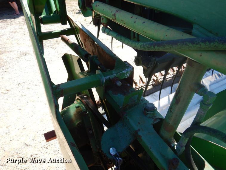 image for item DP5520 1991 John Deere 925  flex head