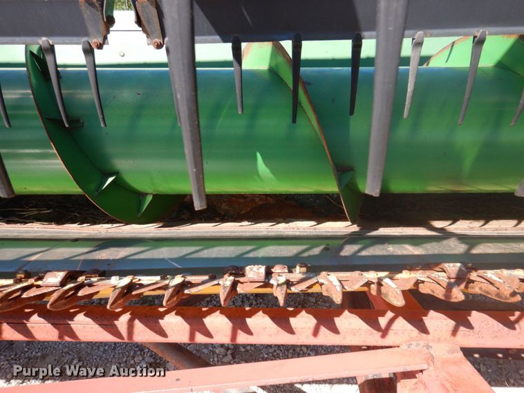 image for item DP5520 1991 John Deere 925  flex head
