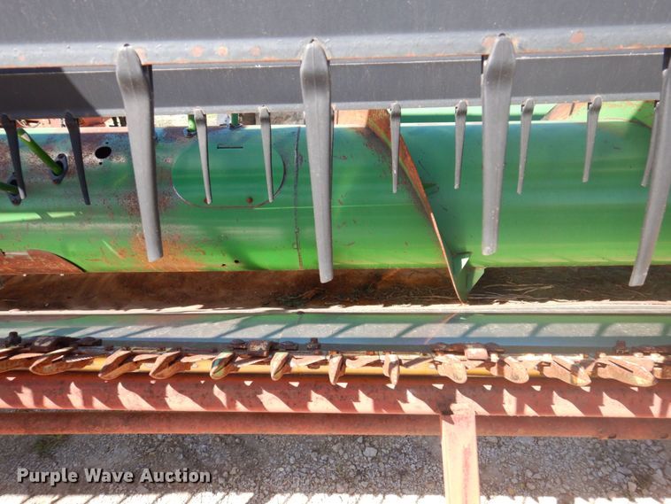 image for item DP5520 1991 John Deere 925  flex head