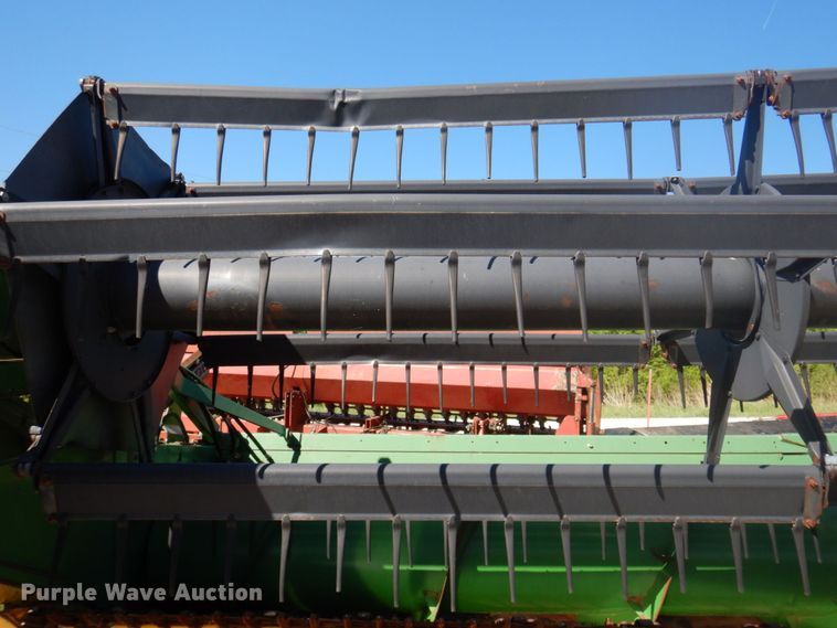 image for item DP5520 1991 John Deere 925  flex head