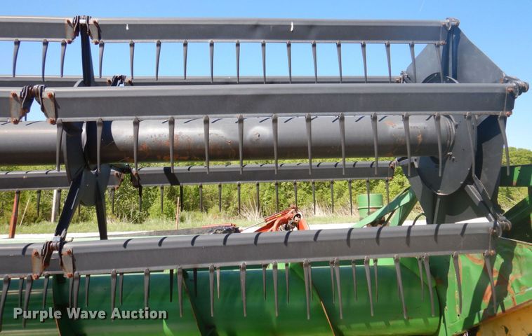 image for item DP5520 1991 John Deere 925  flex head