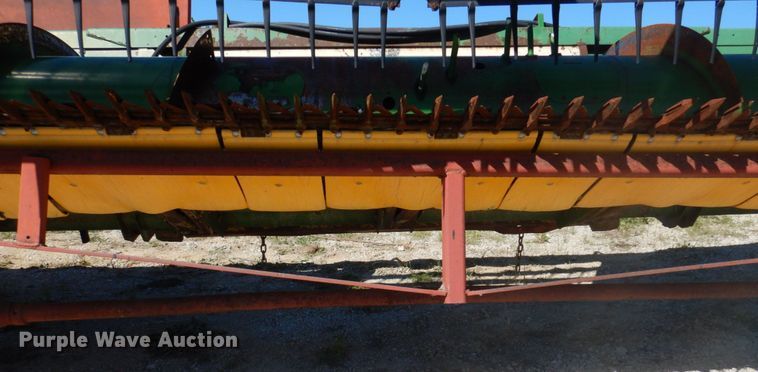 image for item DP5520 1991 John Deere 925  flex head