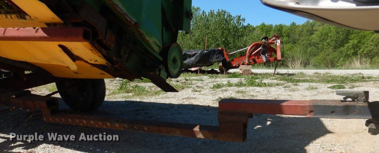 image for item DP5520 1991 John Deere 925  flex head