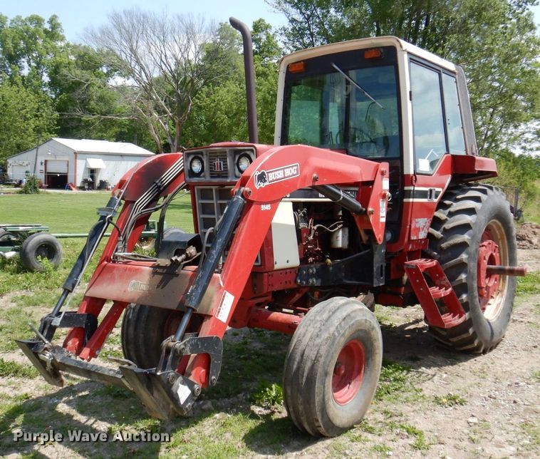 image for item DP5545 International 1086  tractor