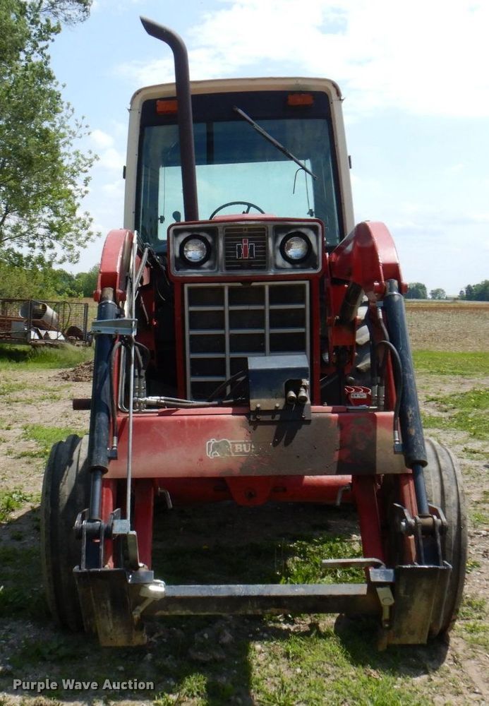 image for item DP5545 International 1086  tractor