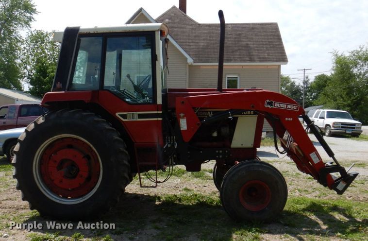 image for item DP5545 International 1086  tractor