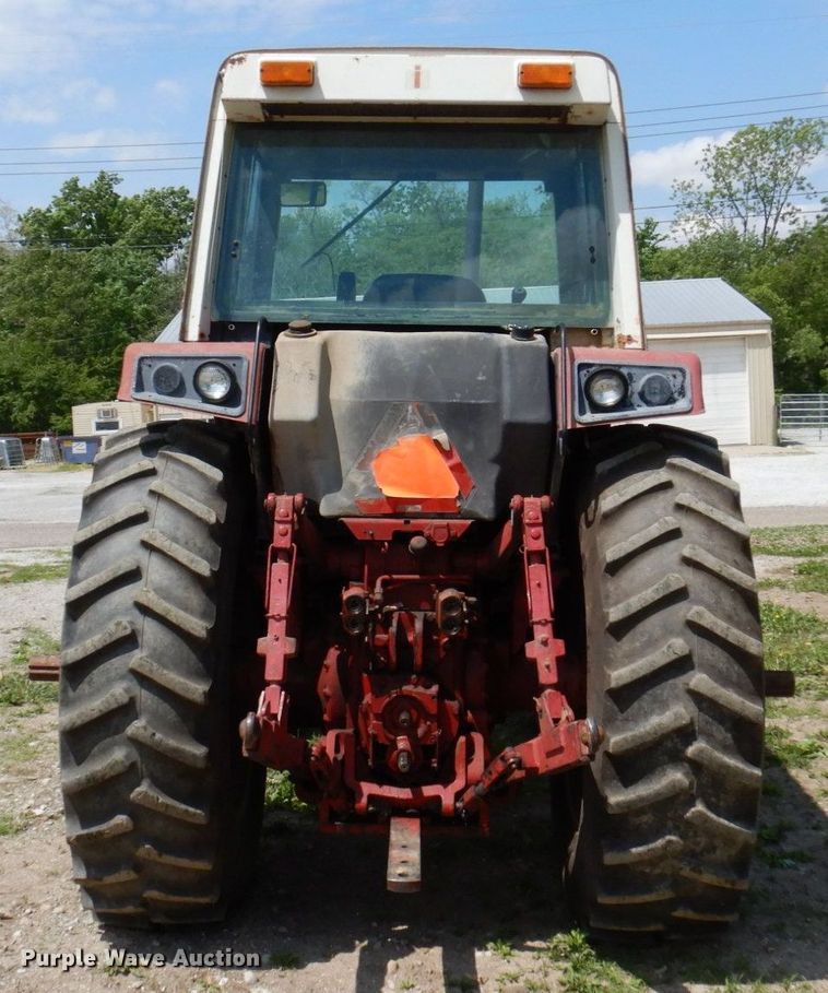 image for item DP5545 International 1086  tractor