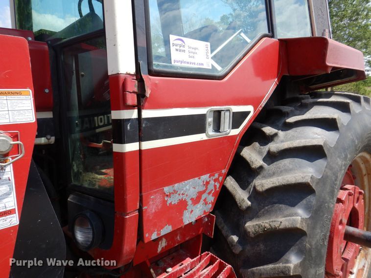 image for item DP5545 International 1086  tractor