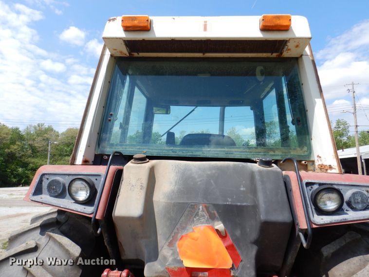 image for item DP5545 International 1086  tractor