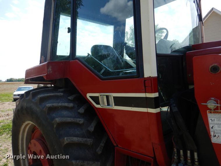 image for item DP5545 International 1086  tractor