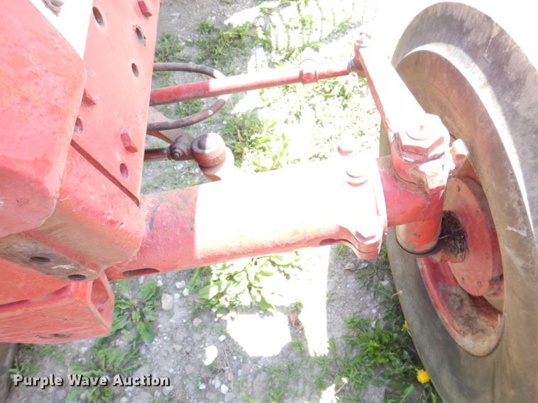 image for item DP5545 International 1086  tractor