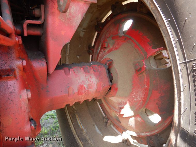 image for item DP5545 International 1086  tractor