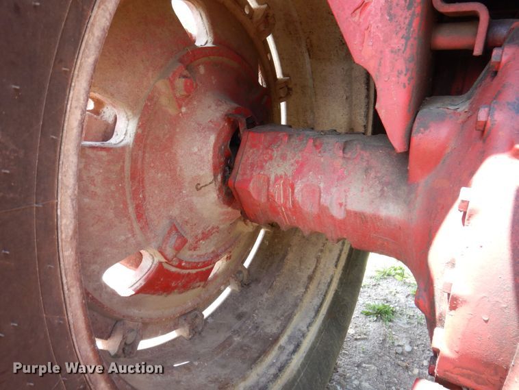 image for item DP5545 International 1086  tractor