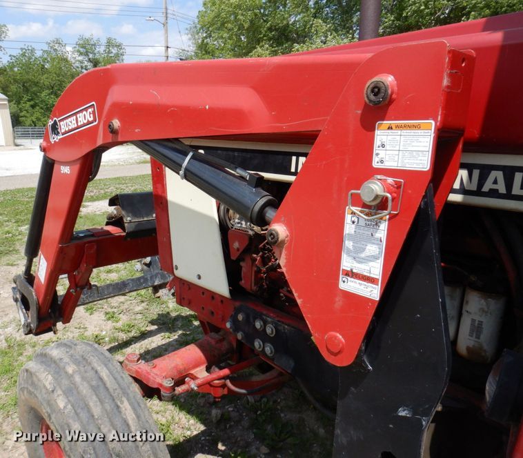 image for item DP5545 International 1086  tractor