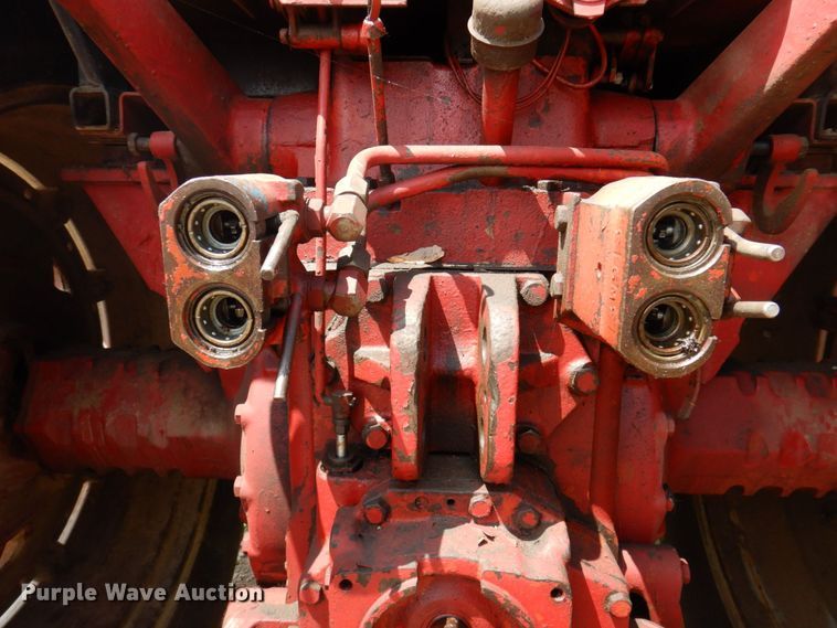 image for item DP5545 International 1086  tractor