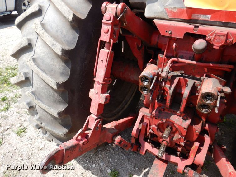 image for item DP5545 International 1086  tractor