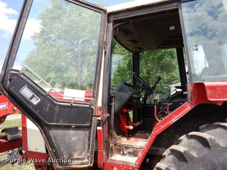 image for item DP5545 International 1086  tractor