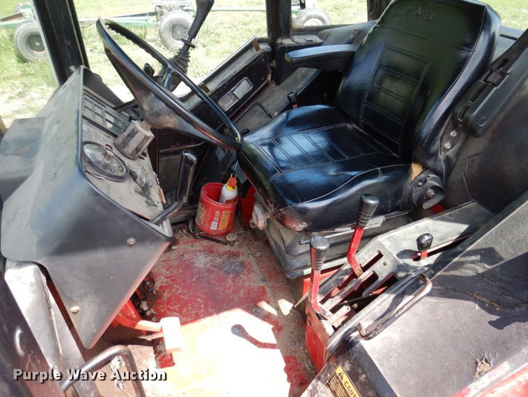 image for item DP5545 International 1086  tractor