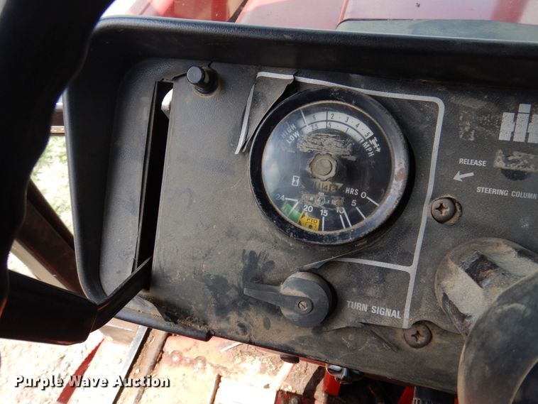 image for item DP5545 International 1086  tractor