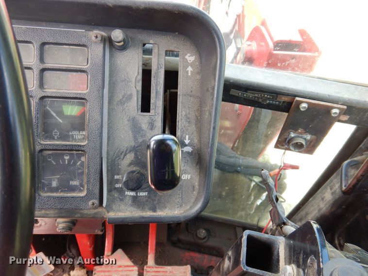 image for item DP5545 International 1086  tractor