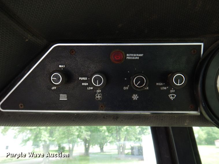 image for item DP5545 International 1086  tractor