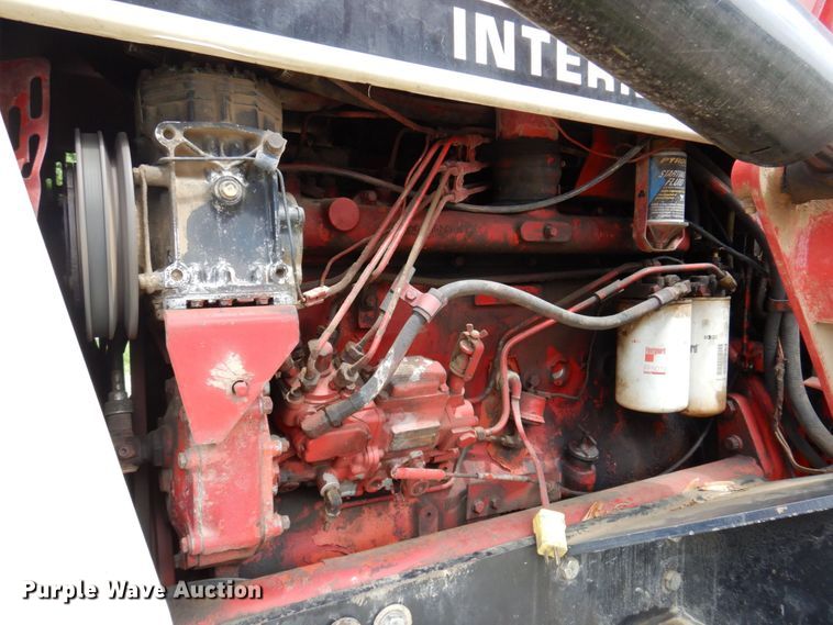 image for item DP5545 International 1086  tractor