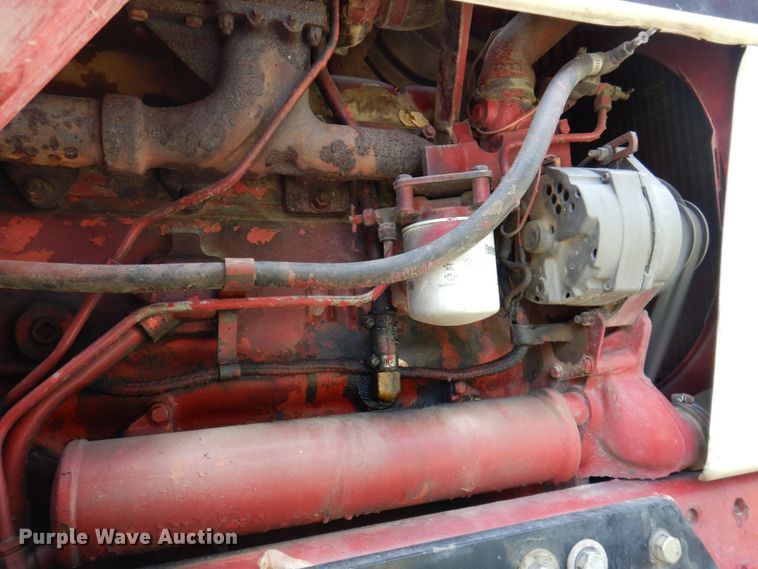 image for item DP5545 International 1086  tractor