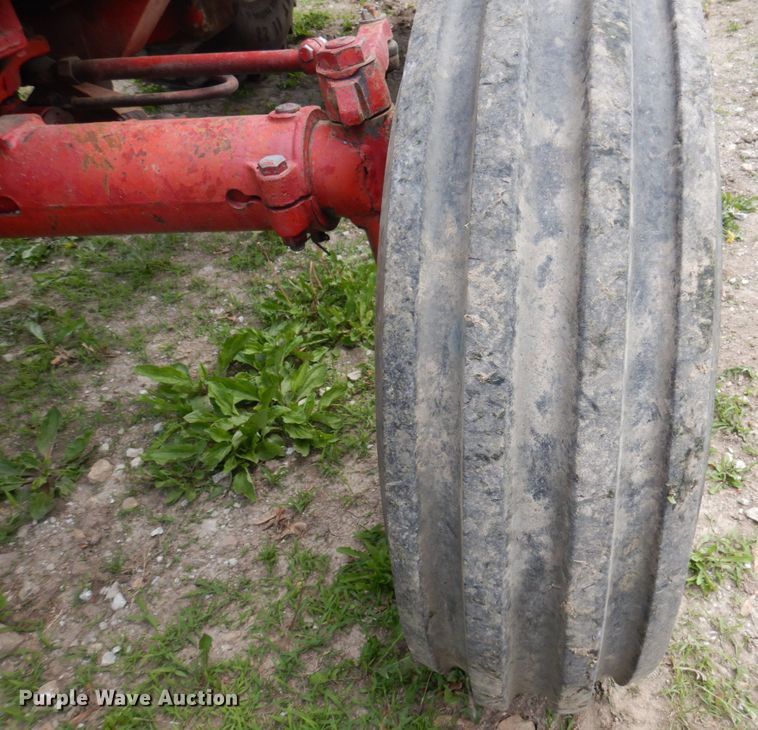 image for item DP5545 International 1086  tractor