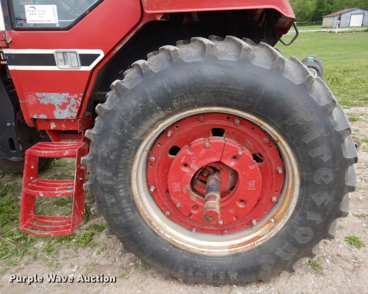image for item DP5545 International 1086  tractor